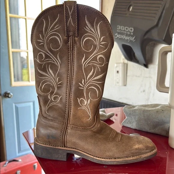 Men's Tan Cowboy Boots - Picture 4 of 4